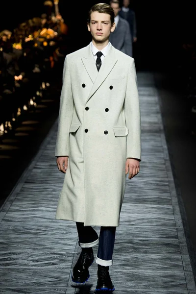 Look 26